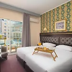 Отель Santa 5*