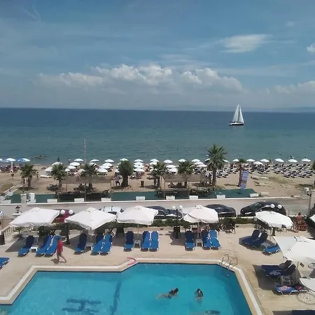 Hotel Santa Agía Triás