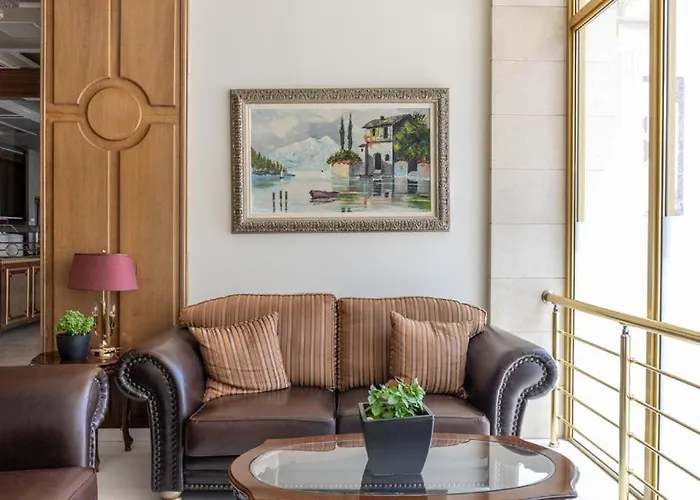 Hotel Santa Agía Triás