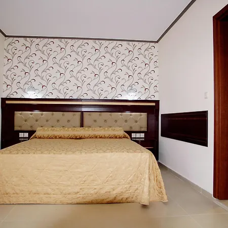 Santa 酒店 阿吉亚特拉萨