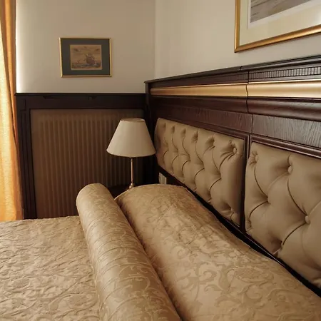 酒店 Santa 阿吉亚特拉萨